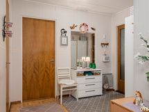 Finnepäkintien puoleinen asunto