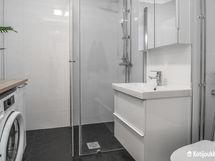 Kylpyhuonekokonaisuus loistavassa kunnossa