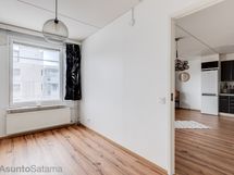 Makuuhuone sähköisellä pimennysverholla!