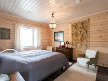 Makuuhuoneessa on hyvin tilaa