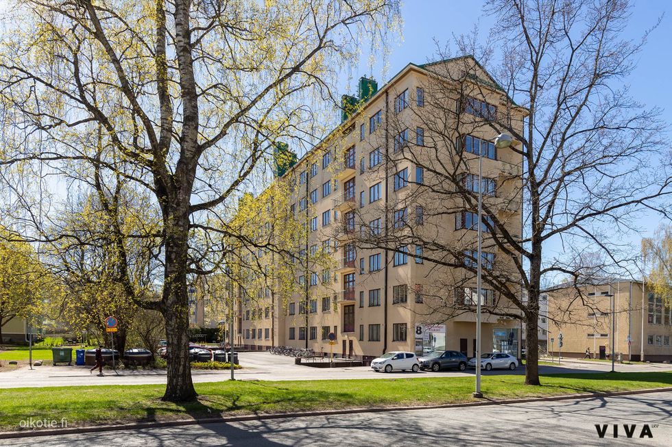 Julkisivu