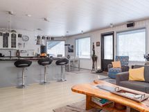 olohuone, keittiö ja ruokailutila