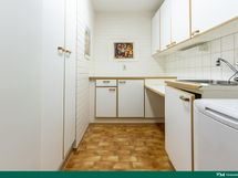 Kodinhoitohuone alakerrassa