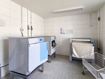 Myös hyvä pesutupa löytyy sekä kuivaushuone.
