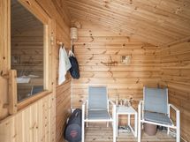 Saunarakennuksen pukuhuone