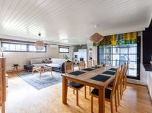 Ruokailutila, olohuone / takkahuone
