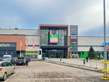 Kauppakeskus Kaareen on 10 min. kävely.