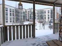 Sisäpihalla katos