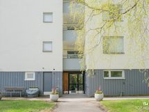 Sisäänkäynti