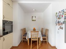 Keittiö ruokailutila