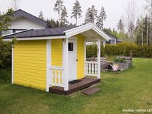 Leikkimökki kuuluu kaupppaan.