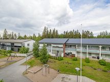 näkymät parvekkeelta yhtiön piha-alueelle