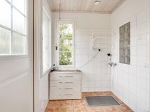 Tuulikaappi, jossa on kurasyöppö