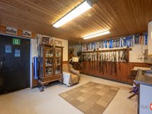 Lämmintä tilaa hevostallissa