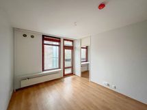 Neljännen kerroksen kodikas ja hyväpohjainen koti hyvällä sijainnilla.