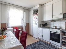 Tilava keittiö