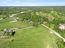 Pelto muokattavissa hyöty- tai virkistyskäyttöön