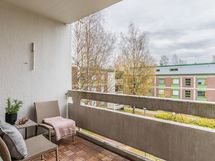 Aurinkoinen eteläparveke