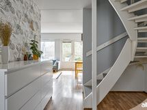 Portaat yläkertaan.