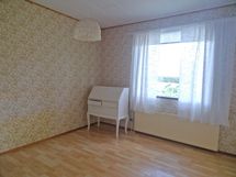 Keskikerroksen makuuhuone 1