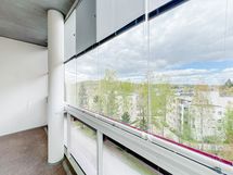 Parveke on lännen suuntaan