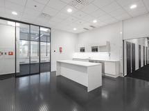 Eurocity, 400 m², 1. krs