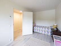 alakerran makuuhuone