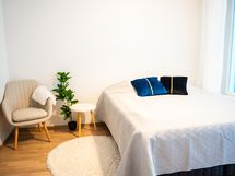 Tilaa myös leveämmälle sängylle