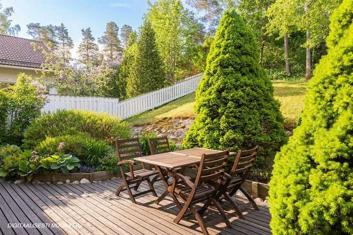 Omakotitalo, 5h, keittiö, 2 kph, sauna, erill. wc, khh (yj. 5h+tupak+s), 130 m², Ruskeasanta, Vantaa