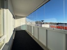 Asunnossa upea iso lasitettu parveke