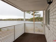 Päämakuuhuoneen parveke