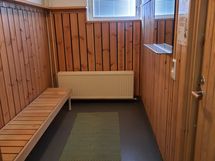 taloyhtiön saunaosaston pukuhuone