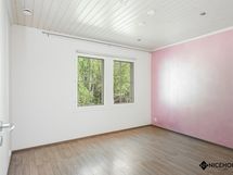 Alakerran MH3/työhuone