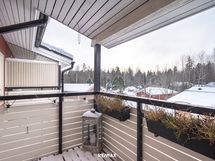 Yläkerran parveke