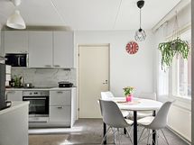 Tervetuloa Länsi-Pasilaan palvelujen ja liikenneyteyksien äärelle, keskuspuiston tuntumaan.