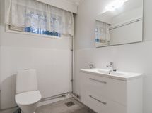 Erillinen uusittu wc