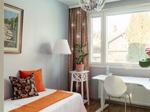 Yläkerran 2. makuuhuone