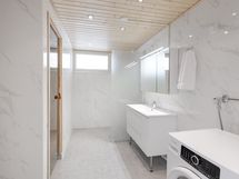 1.krs kylpyhuone ja sauna