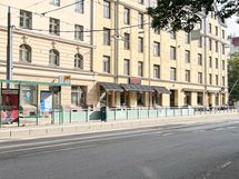 Vieressä niin julkiset kulkuvälineet,