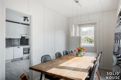 Omakotitalo, 2h+oh+k+wc+kph/s+khh+vh+terassi+tekn +var+  autot+kell, 82/163 m², Kuloinen