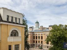 Näkymä Säätytalon puistolle