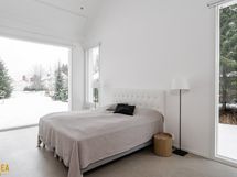 Vanhempien makuuhuone