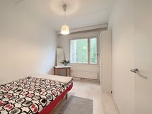 Tässä kodissa on pinnat kunnossa ja kauniit uusitut lattiat.