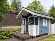 Leikkimökki kuuluu kauppaan.