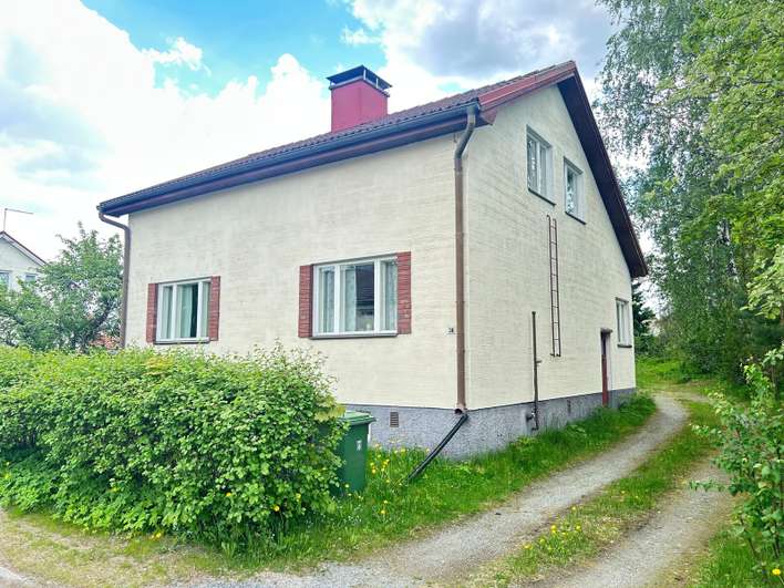 Omakotitalo, 3mh, oh, k, kph, kellarissa ph, s, pukuh., pannuh. varastot. 2*kellari, askartelutilaa, 105/177 m², Vähärauma