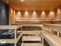 Alakerran yleisten tilojen sauna.