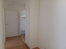 Sisäänkäynti, eteinen