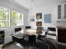 Paikka isomallekin ruokapöydälle!