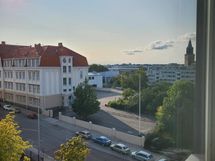 Näkymä makuuhuoneen ikkunasta
