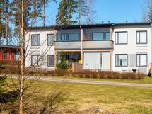 Julkisivu sisäpihan puolelta katsottuna